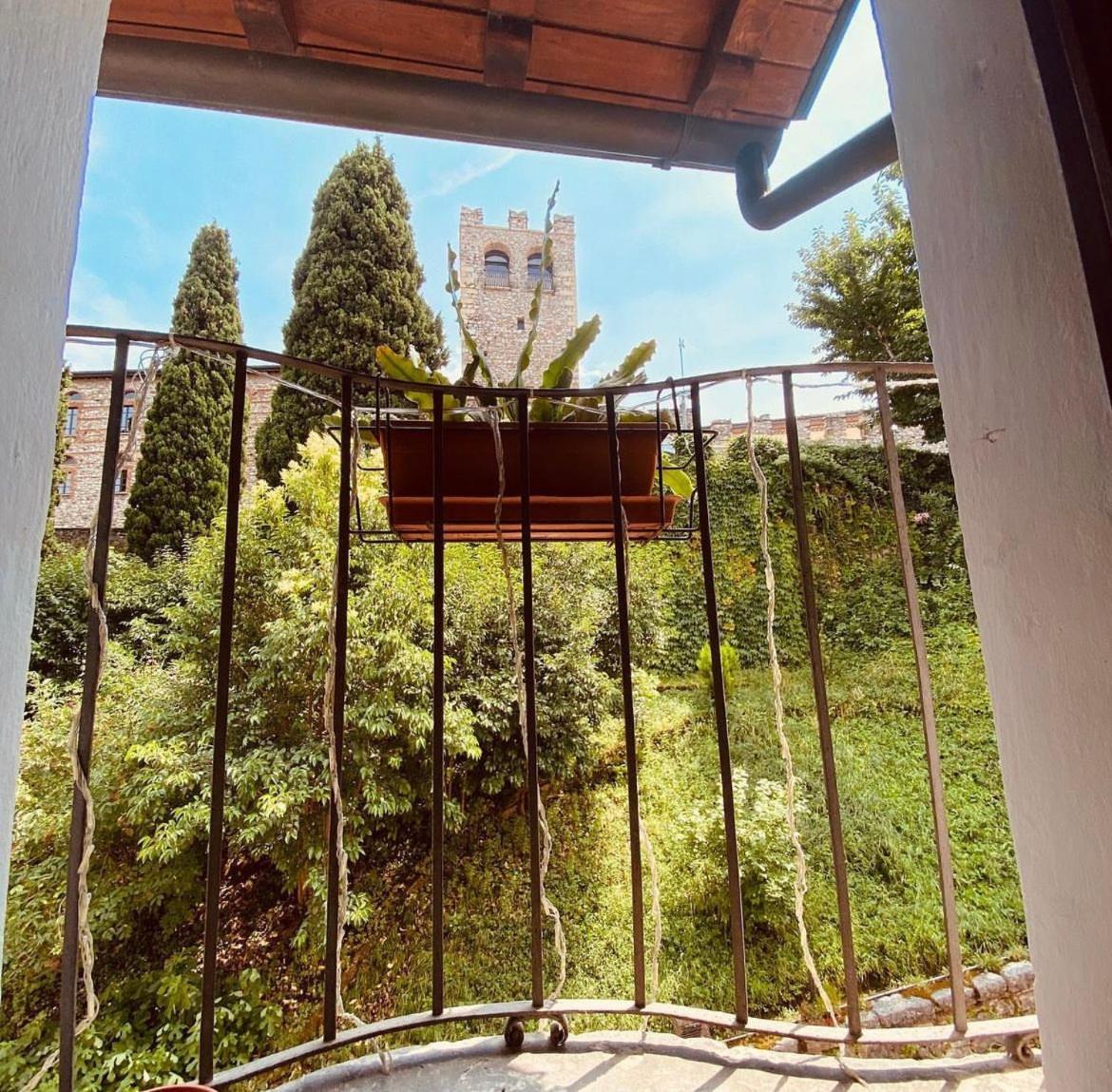 The Queen Tower Desenzano del Garda Exterior photo